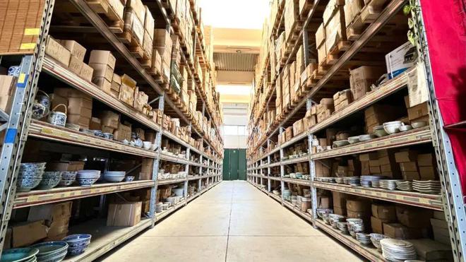 文成縣政府經貿僑務代表團訪歐首站 探訪米蘭宇宙貿易集團，深化商品批發貿易合作